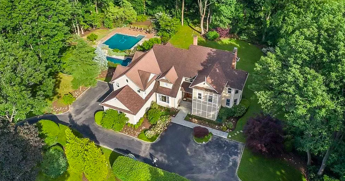 REAL ESTATE: Stately and Inviting 2 Pool Home In Cold Spring Harbor