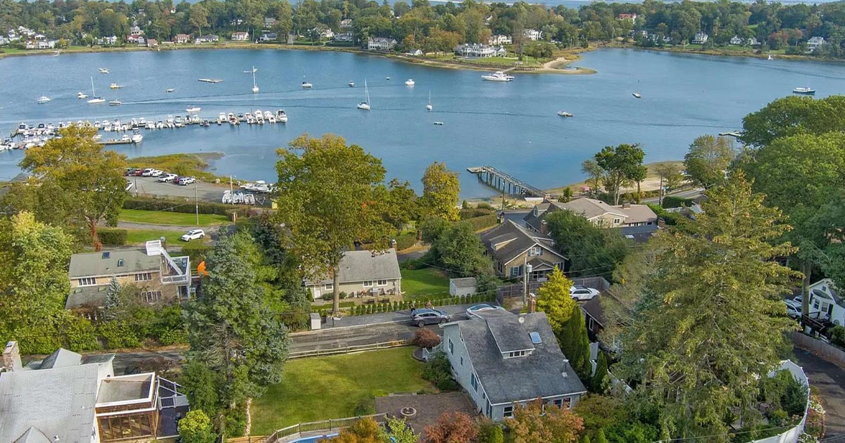 HUNTINGTON REAL ESTATE: Spectacular Year-Round Water Views